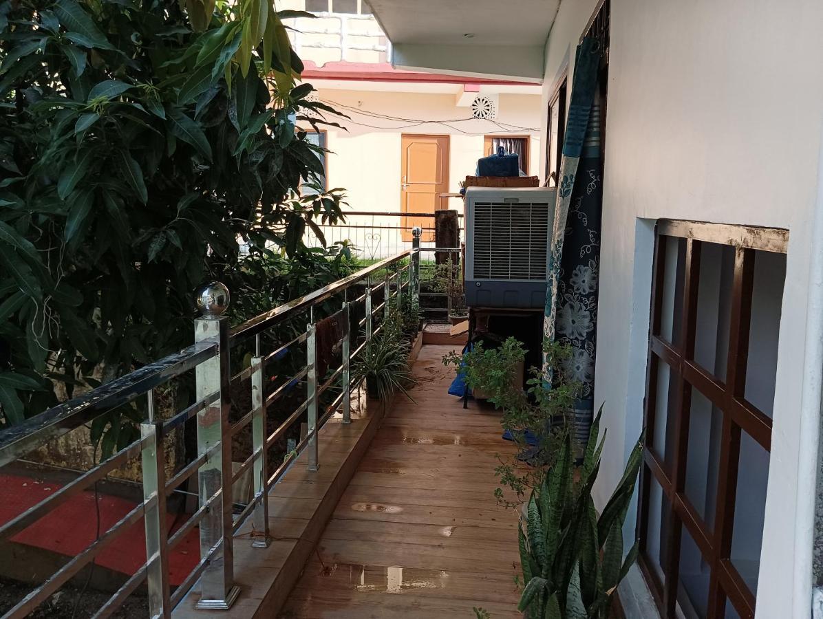 Crescent Moon Homestay Risikés Kültér fotó