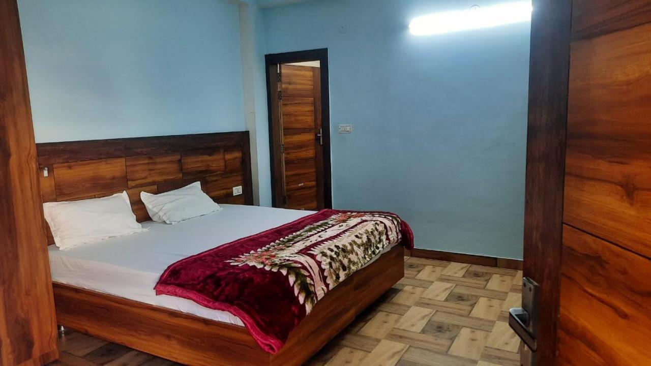 Crescent Moon Homestay Risikés Kültér fotó