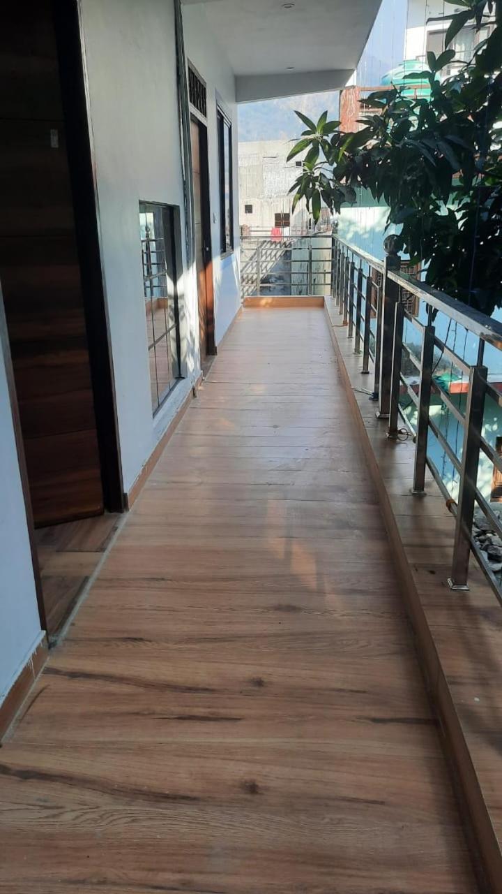 Crescent Moon Homestay Risikés Kültér fotó