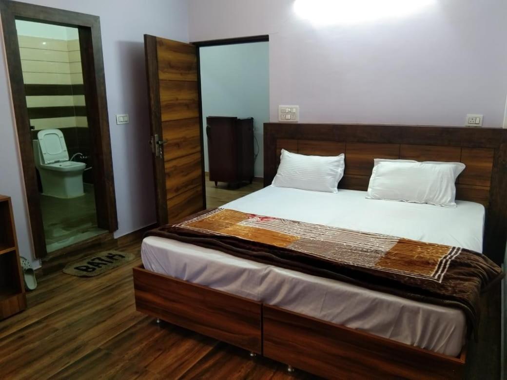 Crescent Moon Homestay Risikés Kültér fotó