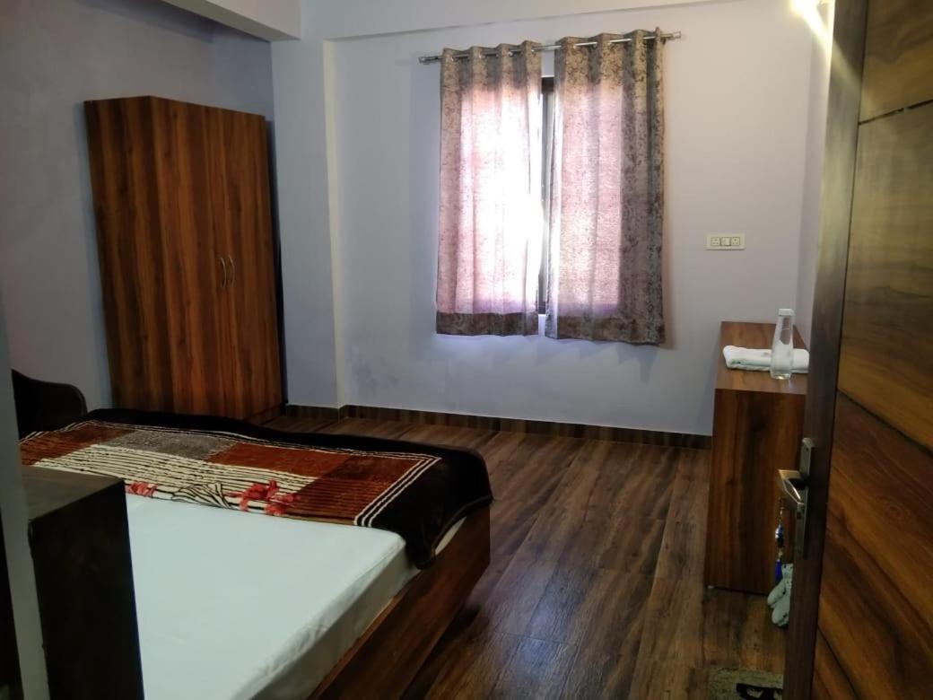 Crescent Moon Homestay Risikés Szoba fotó